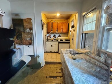 41-41 Denman St, Elmhurst, NY 11373 - photo 3