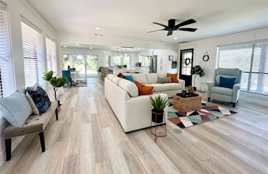 4222 Fairway Dr, Granbury, TX 76049 - photo 3