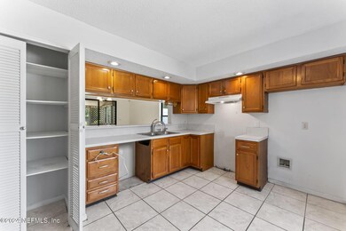 8774 Townsquare Dr S, Jacksonville, FL 32216 - photo 7