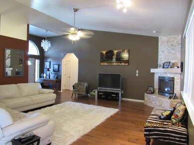 6405 Red Rock Dr, Farmington, NM 87402 - photo 2