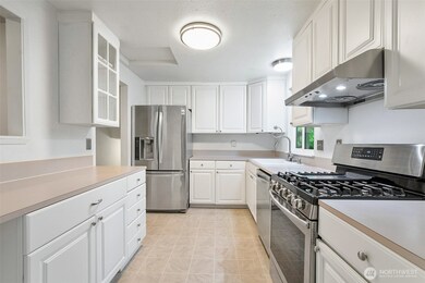 10802 29th Dr SE, Everett, WA 98208 - photo 5