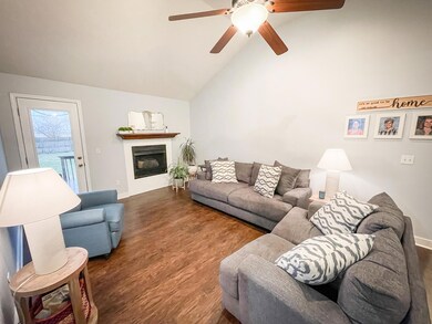 CE7F1CD1-B8C8-448B-804B-19A3CA3B46FF