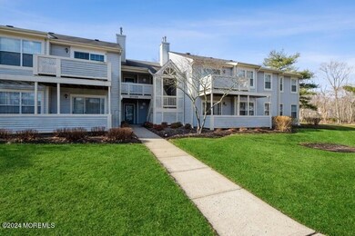 02_405BrookviewCt_300_FrontView_Small