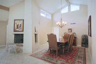 7314ERoseLn Dining