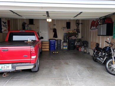 139 Woodstone Ln SW, Cedar Rapids, IA 52404 - photo 4