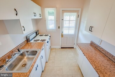 2604 Yorkway, Dundalk, MD 21222 - photo 5