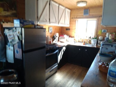 41499 N Caprica Way, Ash Fork, AZ 86320 - photo 4