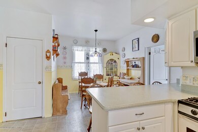 1137 Pine Bluff Ave Point-large-025-26-K