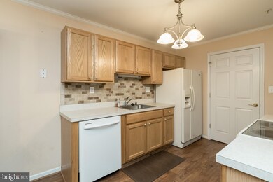 6516 Ridenour Way E unit 2C, Sykesville, MD 21784 - photo 3