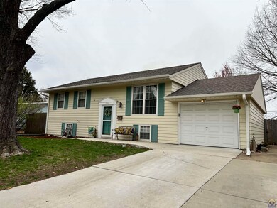 3325 SW Moundview Dr, Topeka, KS 66614 - photo 3