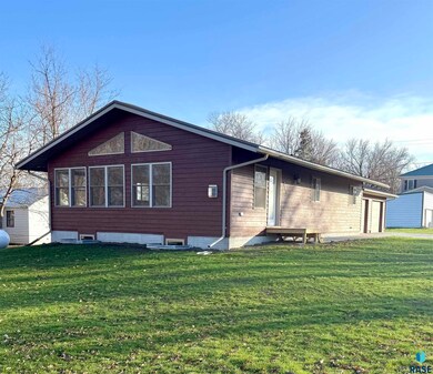 350 N Cherry Ave, Bridgewater, SD 57319 - photo 2