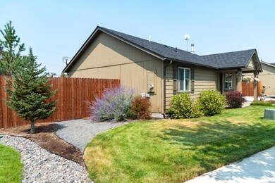 63777 Hunters Cir, Bend, OR 97701 - photo 4