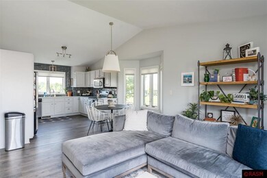 157 Quinion Dr, Mankato, MN 56001 - photo 5