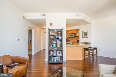 The Vue unit 2002, Baltimore, MD 21202 - photo 6