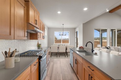 4724 SW Badger Ct, Redmond, OR 97756 - photo 4