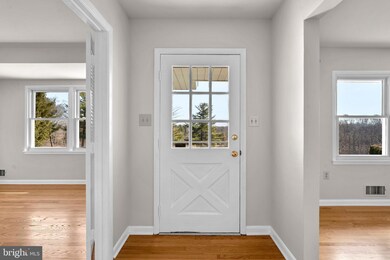 22700 Ward Ave, Germantown, MD 20876 - photo 2