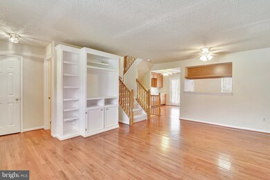 13923 Winding Ridge Ln, Centreville, VA 20121 - photo 3
