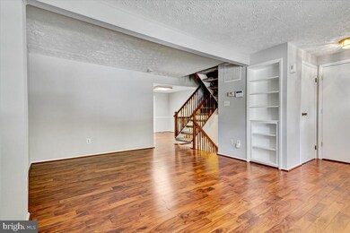 11535 Underoak Ct, Reston, VA 20191 - photo 2