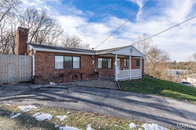 10 Glen Oaks Dr, Fenton, MO 63026 - photo 2