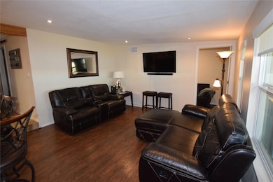 1016 W Lake Dr, Weatherford, TX 76087 - photo 4