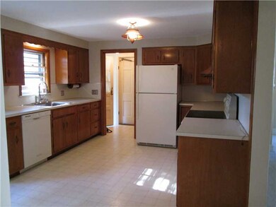 41 Park View Ave, Warwick, RI 02888 - photo 4