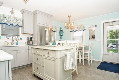 9 Hamlet St, Fairhaven, MA 02719 - photo 2