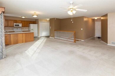 2906 Deerpath Ct, Des Moines, IA 50320 - photo 3