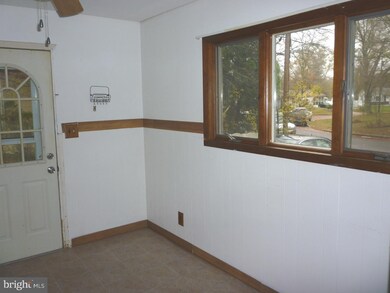 7 Juniper St, Mount Holly, NJ 08060 - photo 4