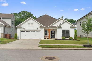 4-web-or-mls-Weathervane Loop-Lora Lynch