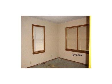 master bedroom, needs  carpet replaced