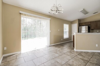 004-photo-dining-room-9060062