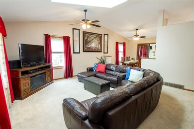 623 Nodaway Dr, Center Point, IA 52213 - photo 7