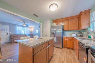 6550 Solandra Dr S, Jacksonville, FL 32210 - photo 4