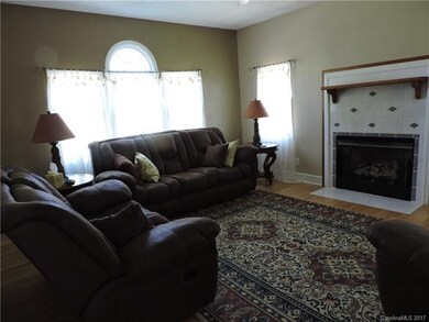 22 Dogwood Cir, Burnsville, NC 28714 - photo 6