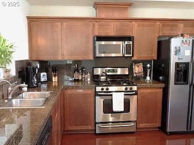 2127 NE Cadbury Ave, Hillsboro, OR 97006 - photo 2