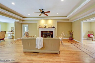 08-Family Room