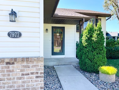 7977 Dempsey Way, Inver Grove Heights, MN 55076 - photo 2