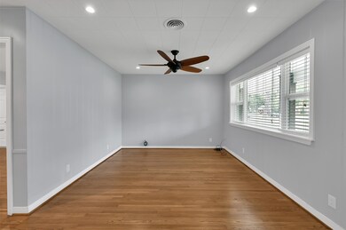 801 W 30th St, Houston, TX 77018 - photo 6