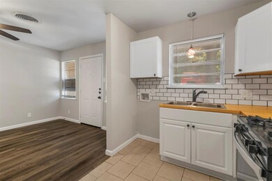 819 W Monterey St unit A, Denison, TX 75020 - photo 7