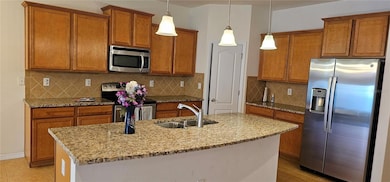 12425 Fairlawn Dr, Riverview, FL 33579 - photo 6