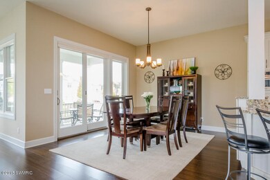 7 DINING RM
