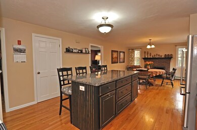 3 Wilkes Cir, Rockland, MA 02370 - photo 4