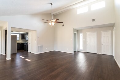 7327 Shady Vale Ln, Houston, TX 77040 - photo 3