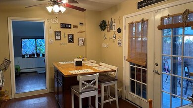 Eat-in Kitchen