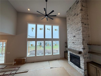 1605 SW Arbor Park Dr, Lee's Summit, MO 64082 - photo 3