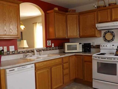 549 Krotzer Ave unit 4, Luckey, OH 43443 - photo 6