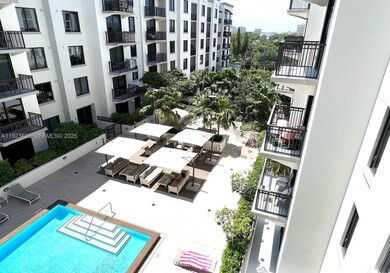 Merrick Manor unit 533, Coral Gables, FL 33146 - photo 2