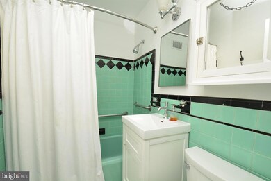 701 Bashford Ln, Alexandria, VA 22314 - photo 5