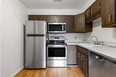 1006 Paradise Rd unit 1A, Swampscott, MA 01907 - photo 4