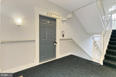 11338 Westbrook Mill Ln unit 204, Fairfax, VA 22030 - photo 5